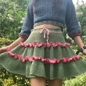 Frilly skirt crochet pattern image 9