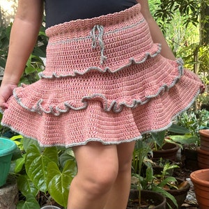 Frilly skirt crochet pattern image 7