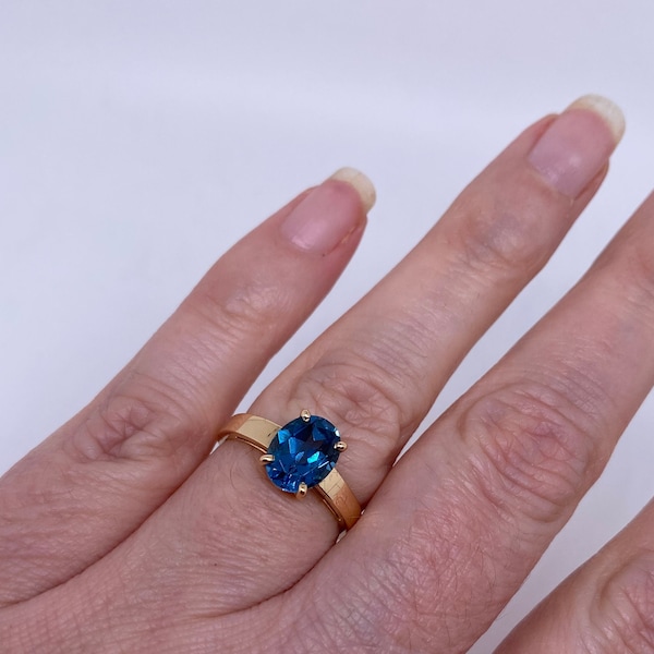 Superbe bague en or 18k et topaze bleue véritable un magnifique cadeau d’anniversaire, fabriquée en France, Joaillerie Française