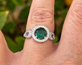 Elegant solid silver ring with brilliants, emerald green color, engagement ring, anniversary gift idea for women, fast shipping