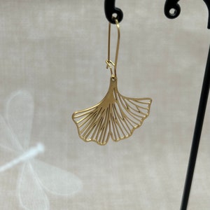 Golden gingko earrings, Art Nouveau style, stylized flower, beautiful quality gift idea for women, gift box included, fast shipping image 3