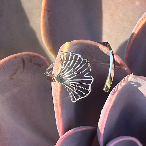 Anello Gingko, fiore stilizzato, regolabile, stile Art Nouveau, originale e raffinato, idea regalo anello da donna, consegna veloce 2 giorni Francia