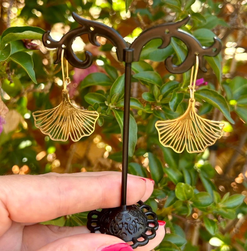 Boucles doreilles gingko or ou argent, style Art Nouveau, fleur stylisée, belle qualité idee cadeau femme fête des meres boîte cadeau image 6