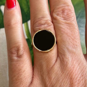 Bague disque donyx noir style Ginette, plaquée or 18k, garantie 10 ans, disc ring, belle qualité, made in France, idée cadeau bague image 4