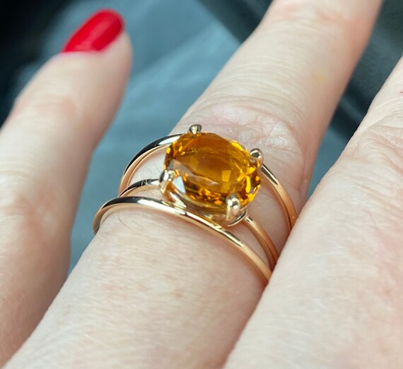 18 carat Yellow Gold and Citrine Ring Orange yellow Stone Made