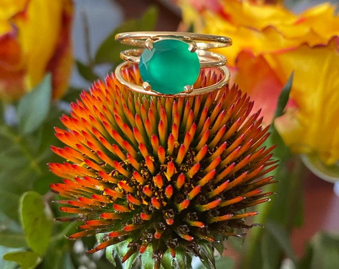 Featured listing image: Superb 18k gold and emerald green onyx ring, precious stone, rare, made in France, a magnificent Christmas gift for women, UPS 2-day shipping