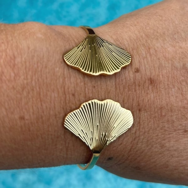 Gingko Biloba bangle bracelet, gold color, adjustable, elegant, beautiful quality, Mother's Day birthday gift idea, fast delivery