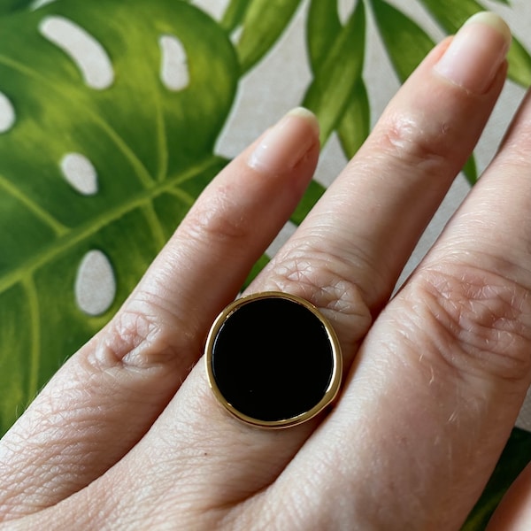 Bague disque d’onyx noir style Ginette NY, plaquée or 18k, garantie 10 ans, disc ring, belle qualité, made in France, idée cadeau bague