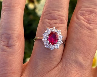 Belle bague marguerite argent massif rouge et brillants, couleur rouge rubis, made in France, idée cadeau bague de fiançailles envoi rapide