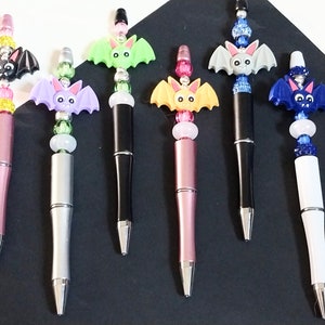 Halloween bat beaded pen with dangling ghost, beaded pen, Halloween, Halloween crafts, beaded pens, includes ink refill, free shipping.