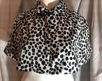 Ladies 1950s style faux fur capelet