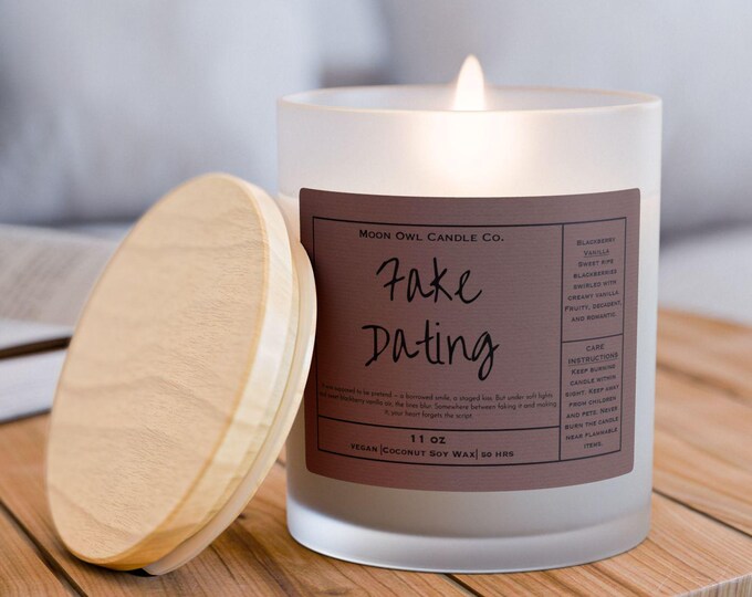 Fake Dating Candle: Blackberry Vanilla Romance Trope - Book Lover Gift