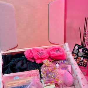 Birthday Gift Box| Gift Box Set| Self Care Box| Thank You Gifts| Pamper Hamper| Beauty Hamper| Birthday Gift For Her| Gift For Mum| Gift Box