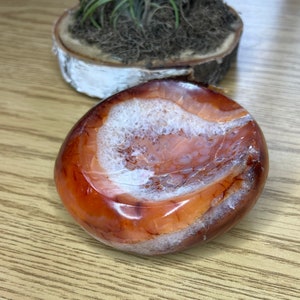 Carnelian Agate Bowl with Quartz
