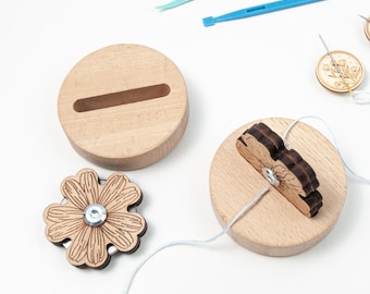 Hölzerner Fadenschneider - 360-Grad-Fadenschneider, kleiner Fadenschneider mit versteckter Klinge, kleiner Tischfadenschneider, Nähgeschenk für sie / ihn