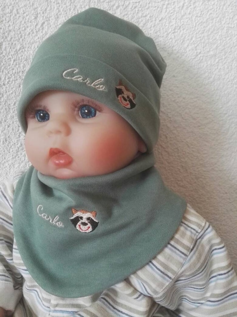 Babymütze personalisiert mit Namen, Newbornmütze bestickt Bild 1