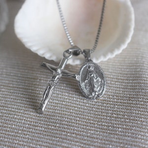Miraculous Medal Virgin Mary Necklace Catholic Gifts for Women Mens Silver Gold Cross Necklace Crucifix Protection Necklace Baptism Gift