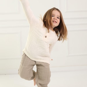 Organic Muslin Kids Set: Buttoned Top & Relaxed Pants