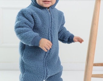 Plush Astronaut Baby Jumpsuit: Cozy Winter Romper