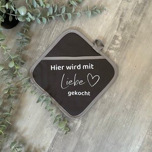 Pot holders Pot holders with print Gift idea Housewarming gift Hier wird mit Liebe…