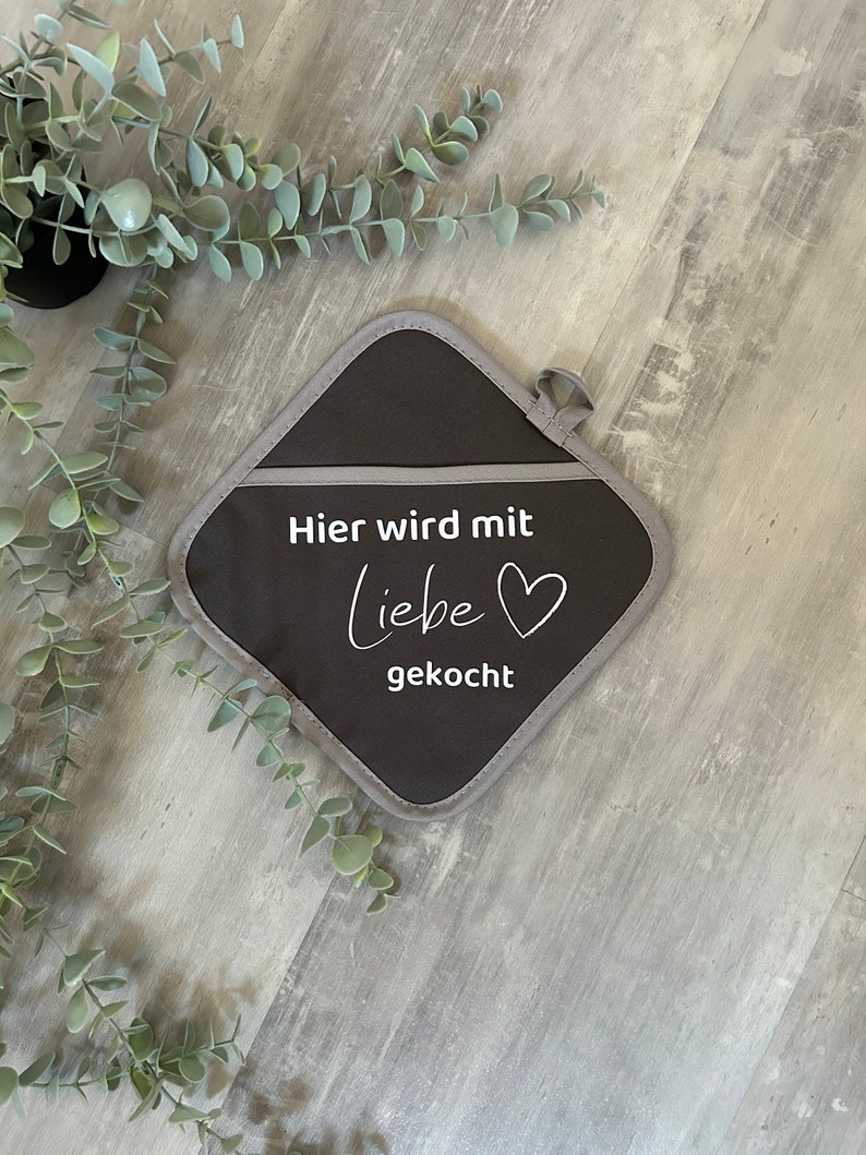 Pot holders Pot holders with print Gift idea Housewarming gift Hier wird mit Liebe…