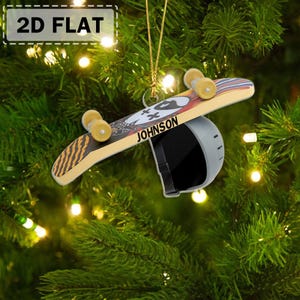 Enfeite de skatista personalizado para árvore de Natal, skate plano 2D com decoração de capacete, presente personalizado para crianças ou adolescentes fãs de skate