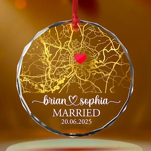 Adorno de cristal o acrílico con mapa de boda personalizado, adorno navideño para parejas, regalo de boda personalizado para pareja, adorno para Sr. y Sra.