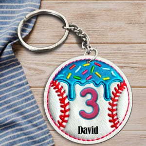 Personalisierte 2D Flach Gestickte Effekt Faux Creme Tropf Baseball Schlüsselbund, Benutzerdefinierte Nummer Schlüsselbund für Baseball Sportfans, Spaß Baseball