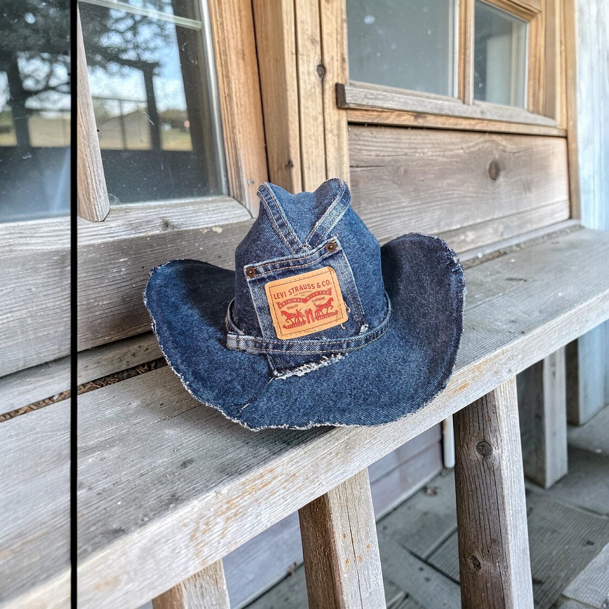Levi\'s Patchwork Denim Wide-Brim Hat in Dark and Light Blue EOZY Tie-Dye Denim Patchwork Cowboy Hat for Women Men  main image 4
