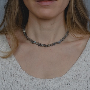 Labradorite chip necklace, gemstone choker, healing stone, birthstone jewelry, minimalist handmade, gift for women, zodiac sign