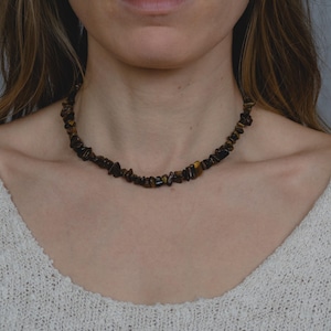Tiger's eye choker, gemstone necklace, chip necklace, birthstone for June and July, minimalist handmade