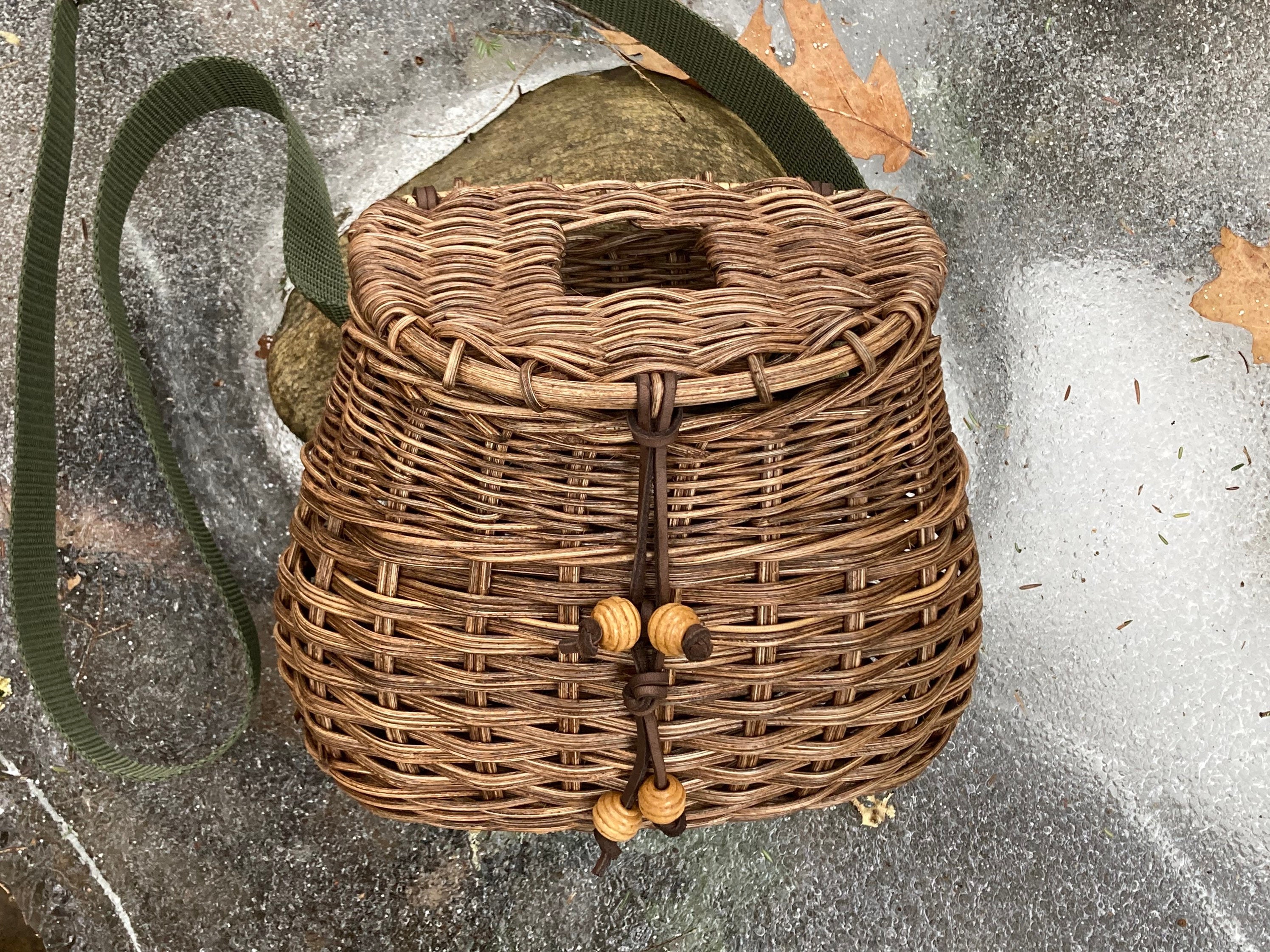 Small Fishing Creel or Cross-body Foraging Basket Handmade in the  Adirondacks, NY 