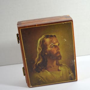 vintage wood with a picture of Jesus trinket box jewelry box