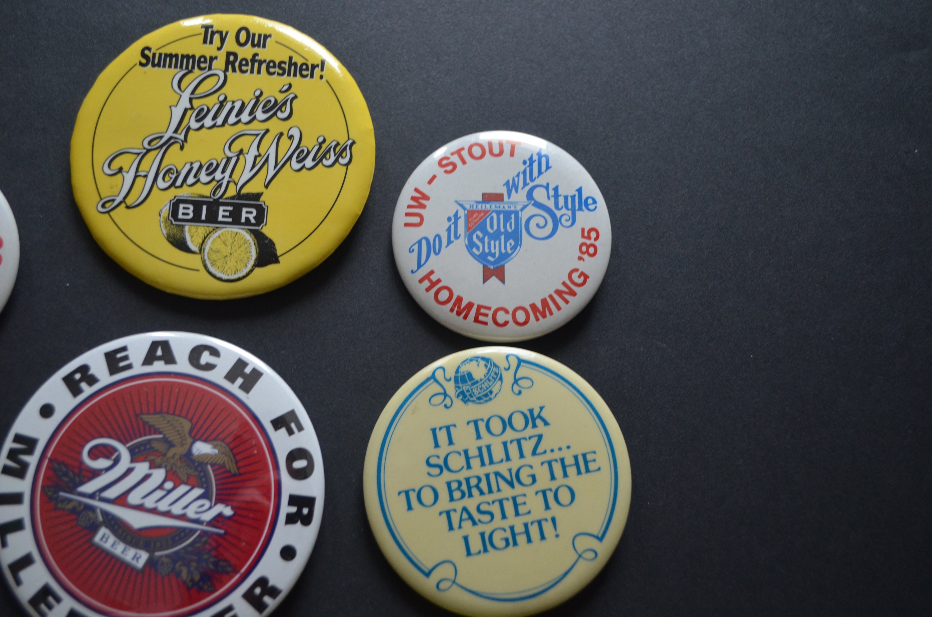 Vintage Beer Advertisement Buttons Pinback Buttons Leinenkugel's Old ...