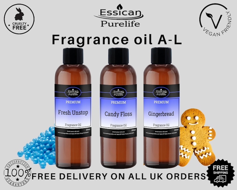 Pu&ograve; includere: Tre bottiglie di vetro marrone con etichette dorate e testo bianco. Le bottiglie sono etichettate "Fresh Unstop", "Candy Floss" e "Gingerbread" e sono etichettate come "Premium Fragrance Oil".
