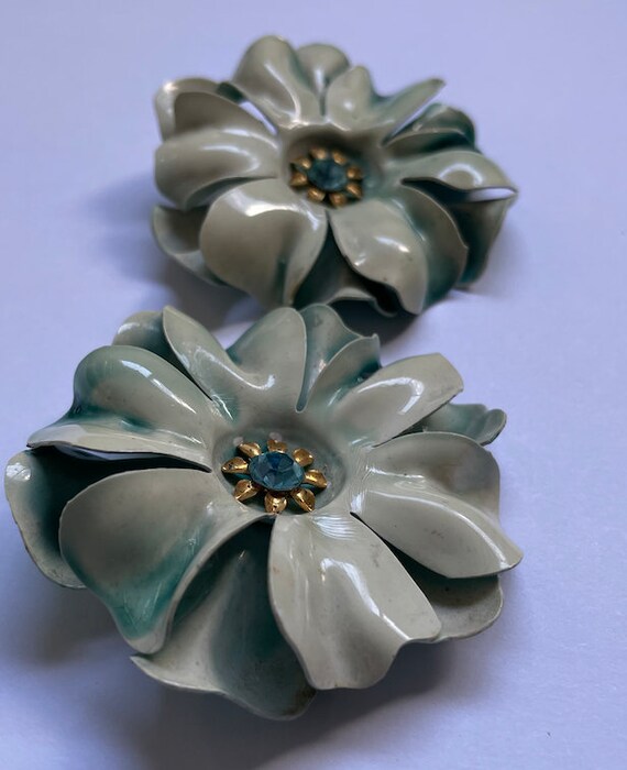 Vintage Painted Flower Rhinestone Earrings - image 2