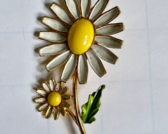 Pin's vintage marguerite Weiss