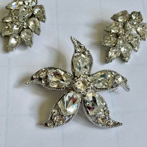 Vintage Weiss Rhinestone Pin and Earring Set