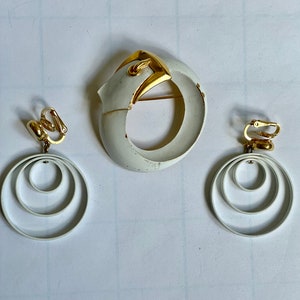 Vintage Trifari Pin and Earring Set
