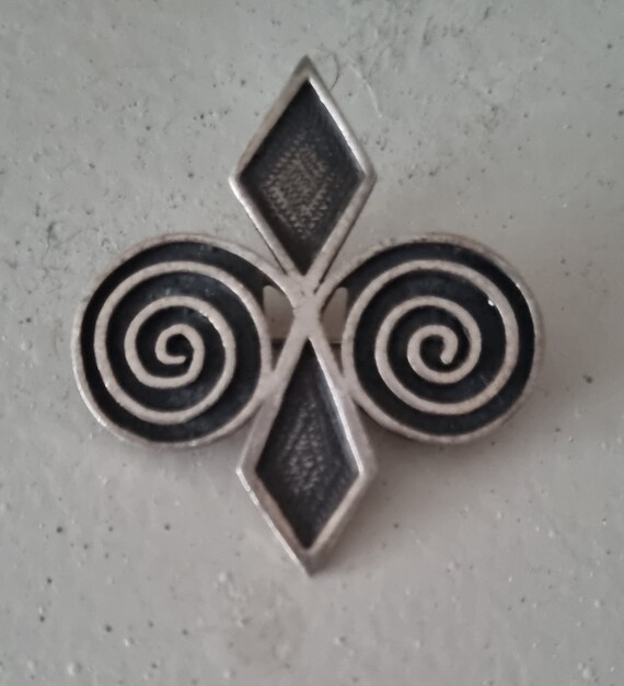 Vintage OMG Ola Gorie Skara Brae Scottish Brooch 1960's