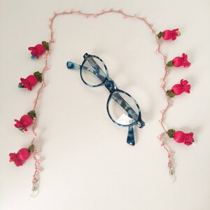 Handmade Turkish Oya  Crochet Beaded Tulip Designed Eyeglass Chain Holder/Fuschia Crochet Eyeglass Lanyard/Boho Eyeglass Chain/Gift for Mom