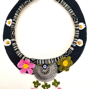 Collier Crochet Evil Eye Statement| Unique Boho Style Dentelle Custom Design Daisy Collier| Bijoux au crochet| Collier de style ethnique anatolien