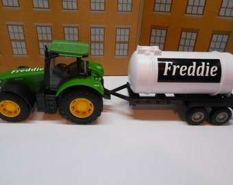 PERSONALISED NAME Toy tractor & trailer set farm Toy Car Model boy girl Mom dad grandad brother birthday christmas gift present New Boxed