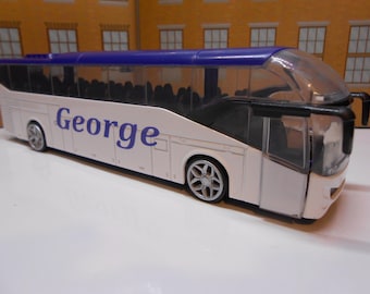 PERSONNALISÉ ** TOUT** NOM Autocar bus Petite voiture Modèle garçon fille papa maman oncle grand-père frère anniversaire cadeau de Noël cadeau Neuf et emballé !