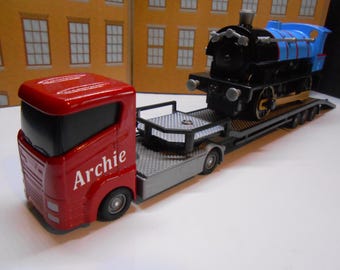 Camion miniature, train miniature, voiture miniature, ensemble personnalisé avec nom, cadeau idéal pour garçon, fille, papa, maman, frère, anniversaire, Noël, neuf dans sa boîte.