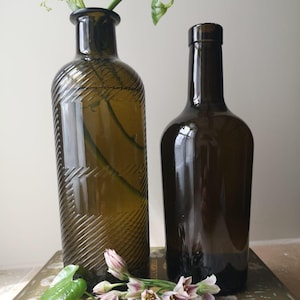 Botellas de vidrio vintage francesas verdes, juego de 2, jarrones vintage verdes