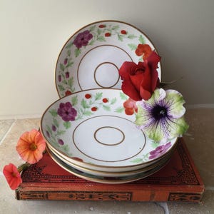 Englische Antike Bone China Untertassen, 4er Set, Handbemalte Florale Untertassen