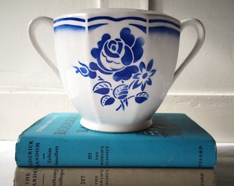Sucrier vintage français en pierre de fer, fabriqué par « Badonviller », design floral bleu art déco