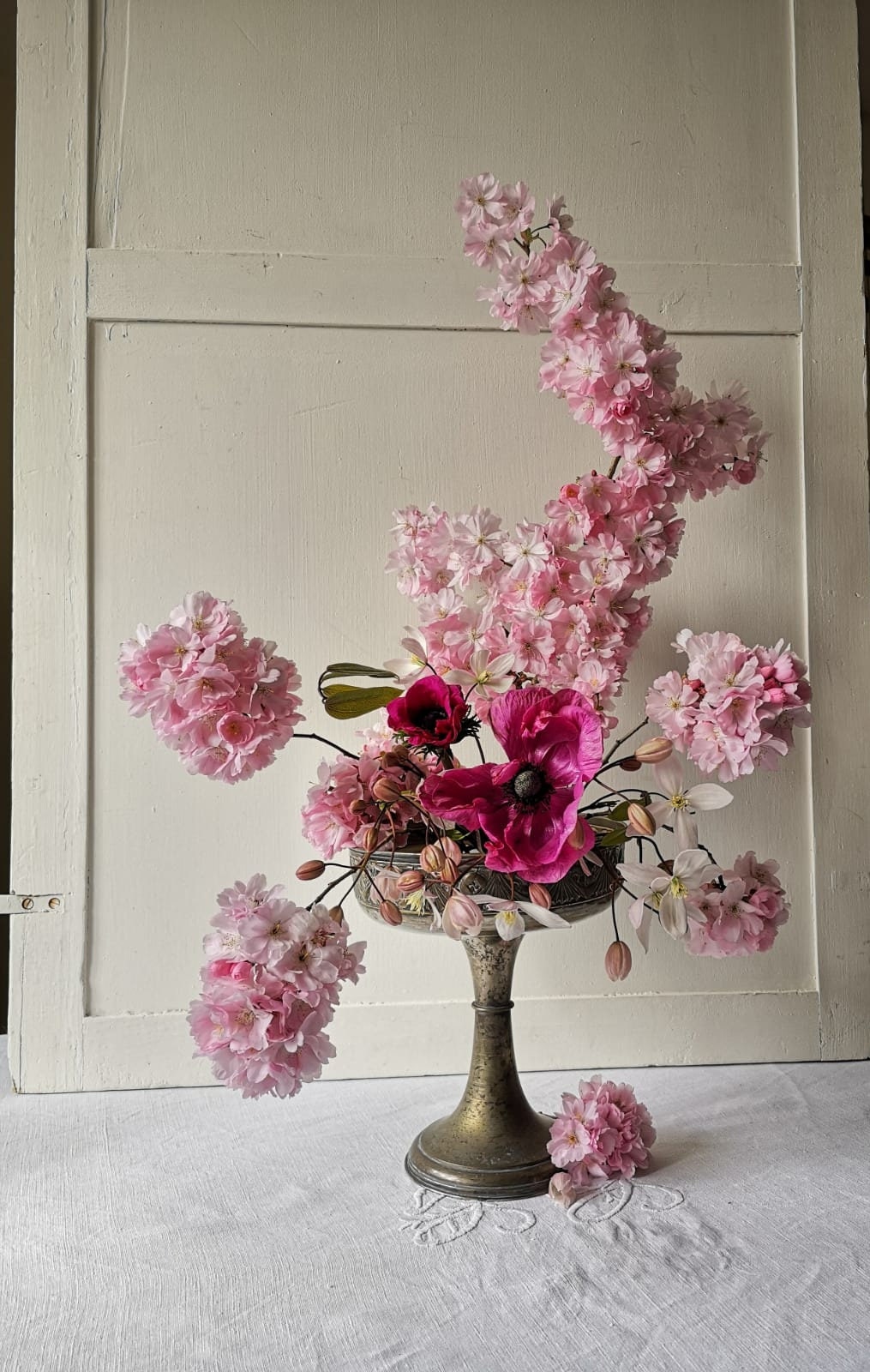 Français Plat Antique sur Piédestal en Métal, Compotier Art Déco ou Stand de Fleurs