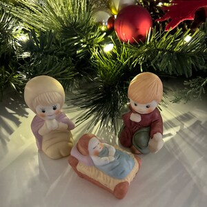 Vintage Nativity Holy Family Figurines Porcelain